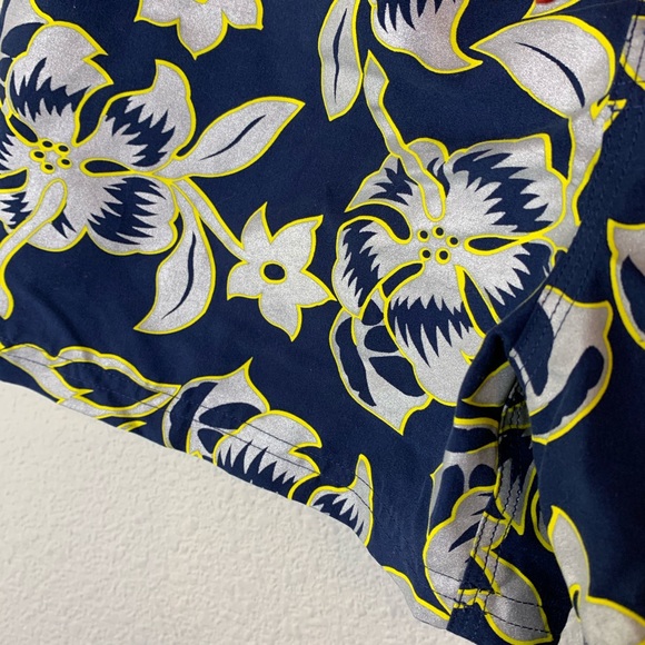 Junior’s Beach Rays Flowered Board Shorts - Picture 4 of 8